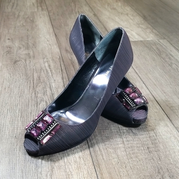 Nine West Women's Heels Size 7M Destynee Jewelled - Picture 2 of 8